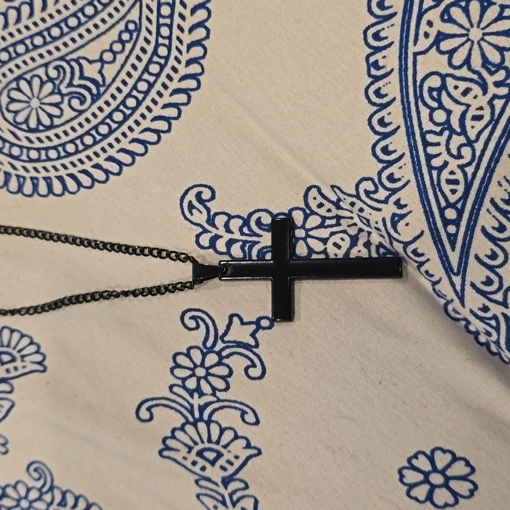 โค๏ธ5/$25 New unisex cross necklace